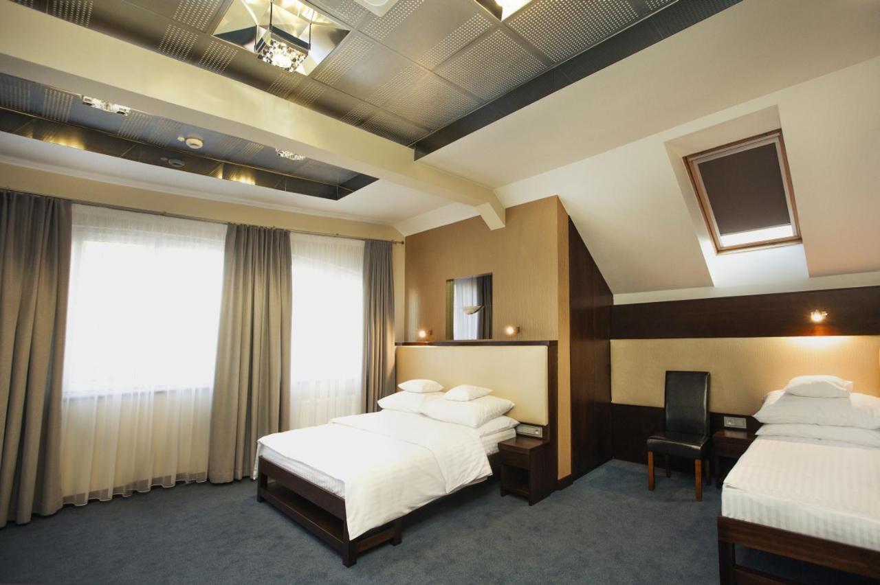 Bielany Wrocławskie Hotel Inter מראה חיצוני תמונה
