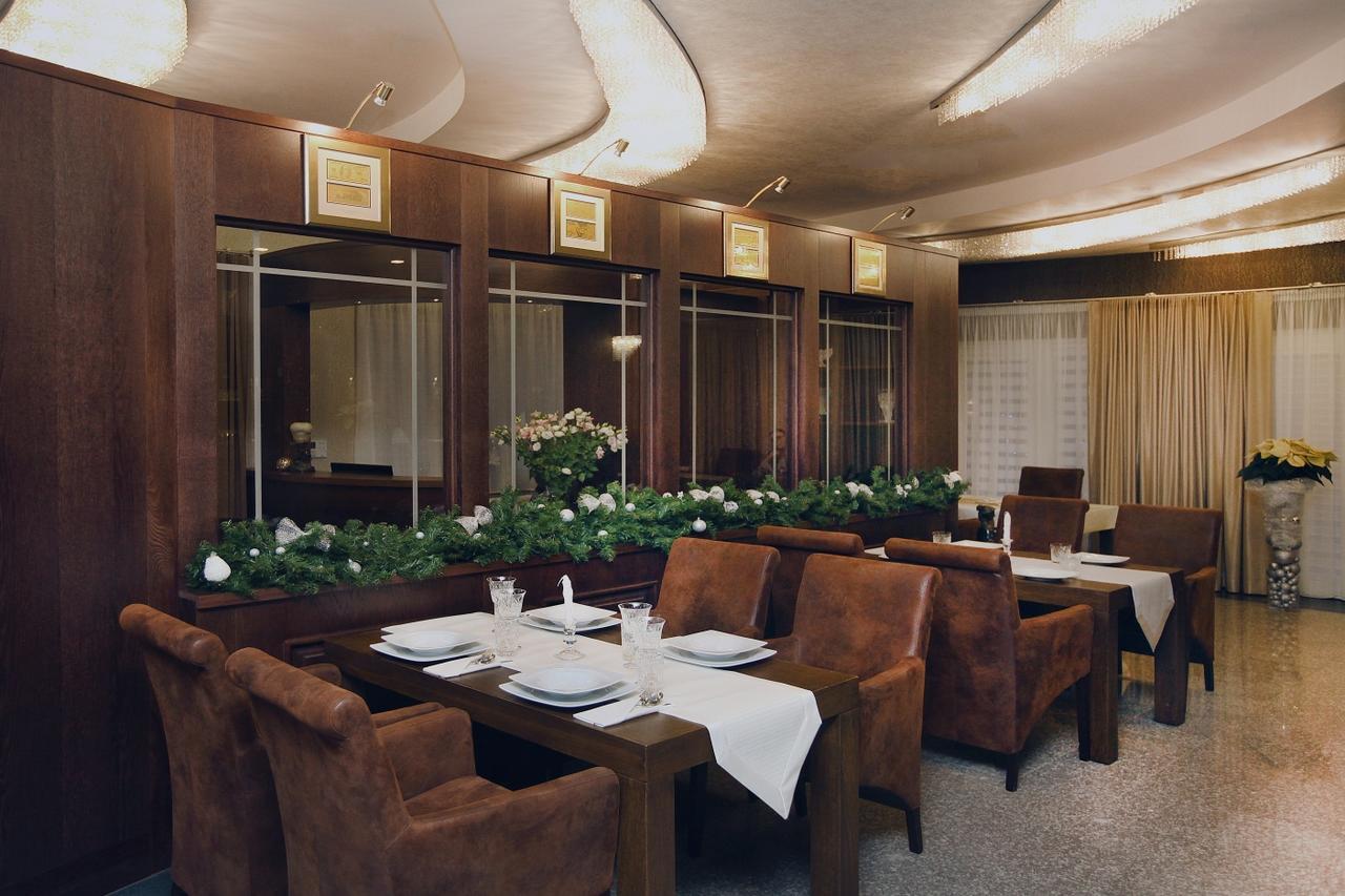 Bielany Wrocławskie Hotel Inter מראה חיצוני תמונה