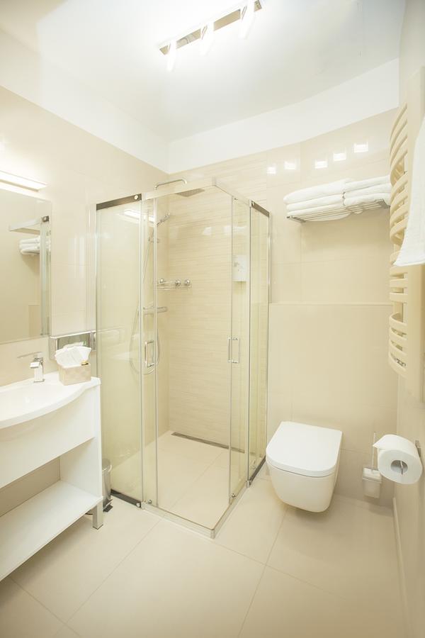 Bielany Wrocławskie Hotel Inter מראה חיצוני תמונה